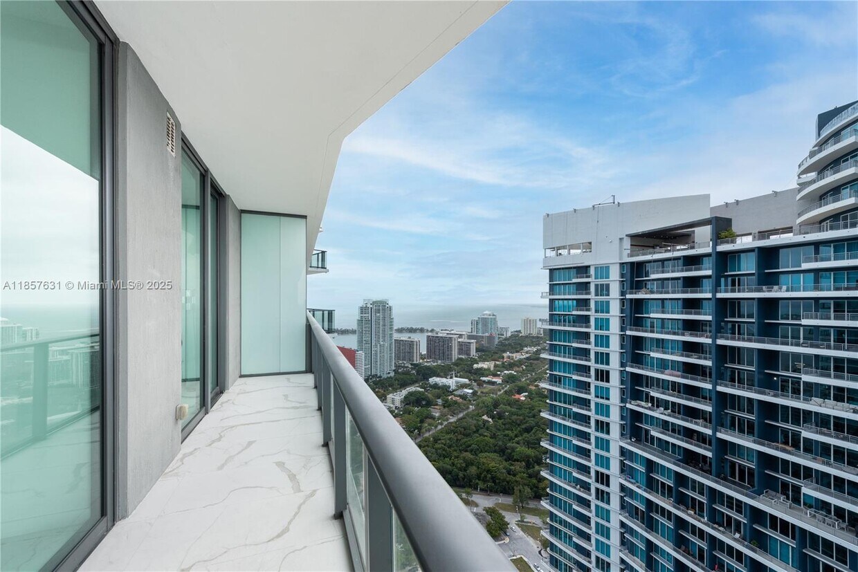 Foto principal - 1300 S Miami Ave