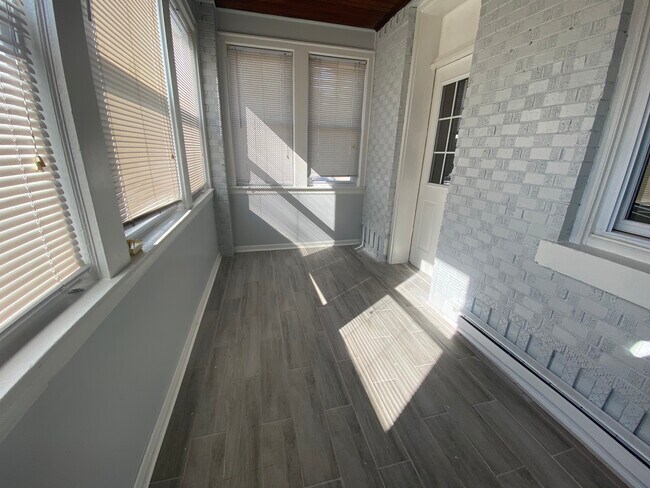 Building Photo - 7318 W Archer Ave