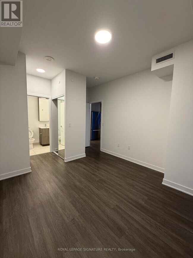 Building Photo - 40 Lagerfeld Dr