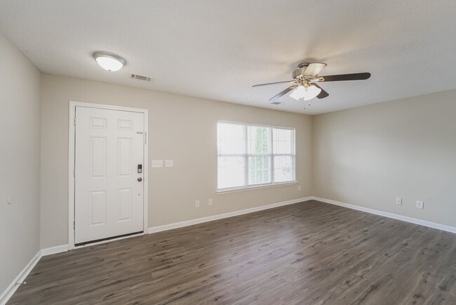 Foto del edificio - 16927 Greenlawn Hills Ct