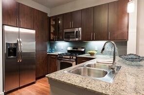 Foto del edificio - 2525 McCue Rd