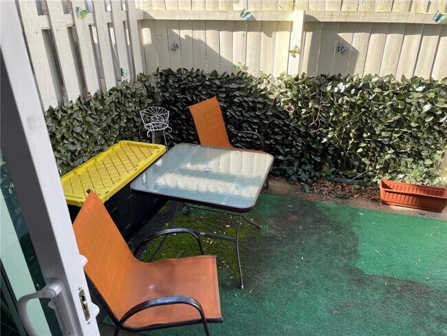 Foto del edificio - 3812 Mulkey Cir SW