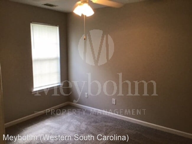 Building Photo - 3 br, 2 bath House - 159 Redbud Drive