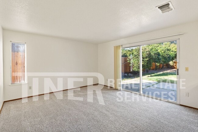 Building Photo - 508 Oakborough Ave