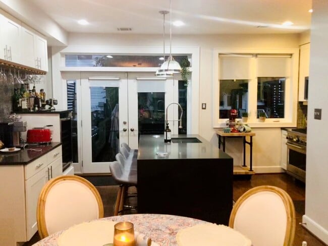 Dinning room - 179 V St NE