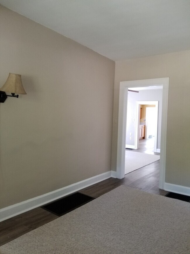 Foto del edificio - ***AUGUST 2027*** 5 Bed 2.5 Bath House Downtown