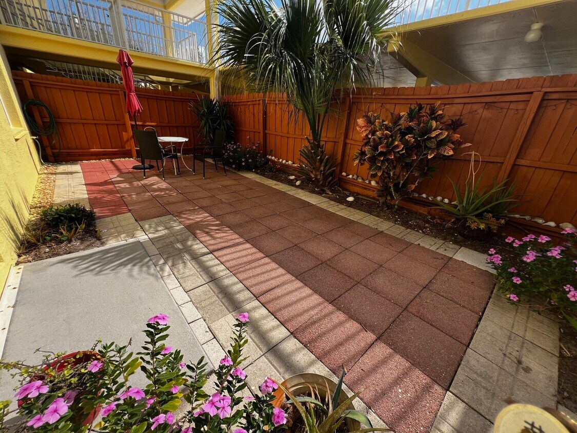 Foto principal - 11195 Roseland Rd