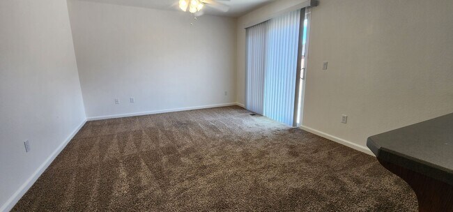 Foto del edificio - 4 Bedroom Home in Cold Springs