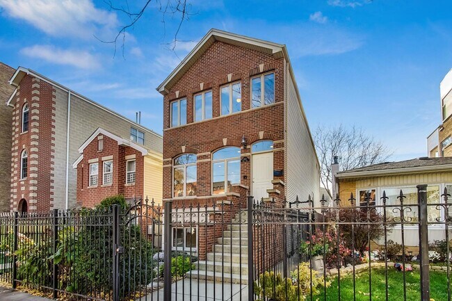 Building Photo - 1421 W Erie St