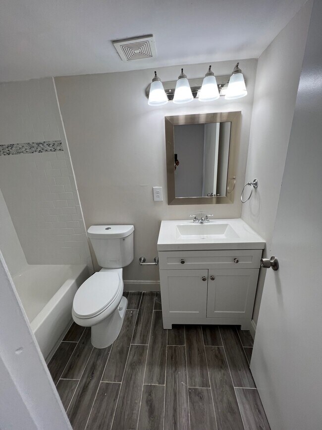 Whispering Palms Apartment Homes Apartments in Boca Raton, FL