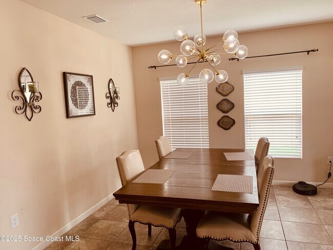 Building Photo - 824 Musgrass Cir