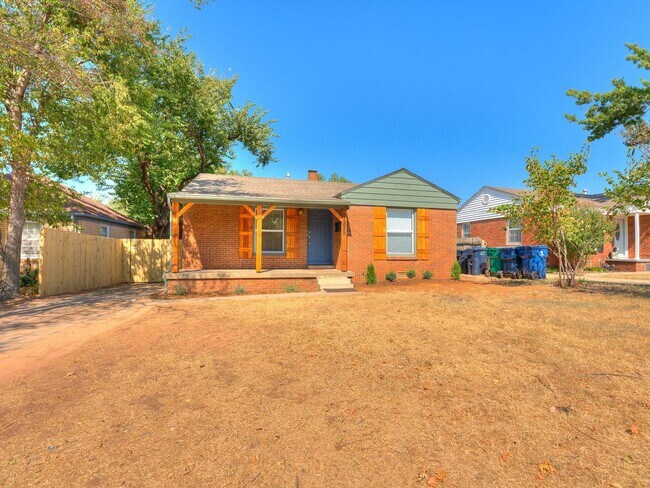 Foto del edificio - Charming Military Park Home: 2 bed 1 bath with many updates! Very cute!