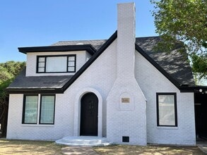 Building Photo - 2405 21st St