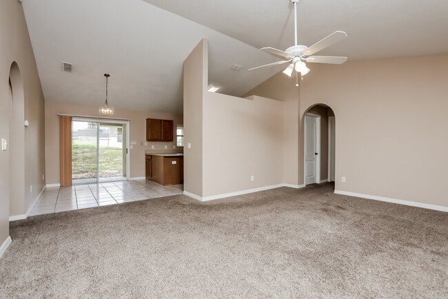 Building Photo - 914 Arbor Hill Cir