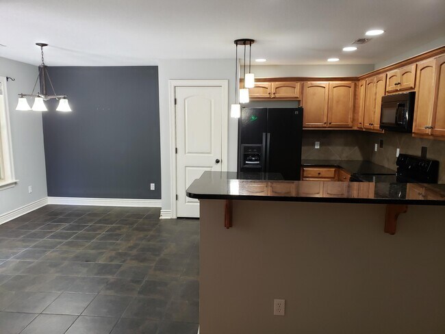Building Photo - 1815 Mountain Ash Ct