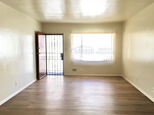 Foto del edificio - 10906 S Vermont Ave