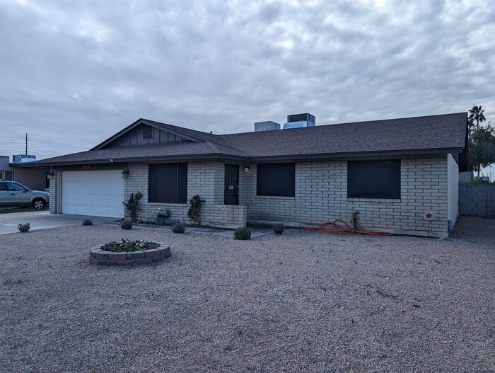 Primary Photo - 4329 W Garden Dr