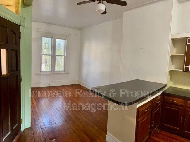 Foto del edificio - 4416 Locust Ave