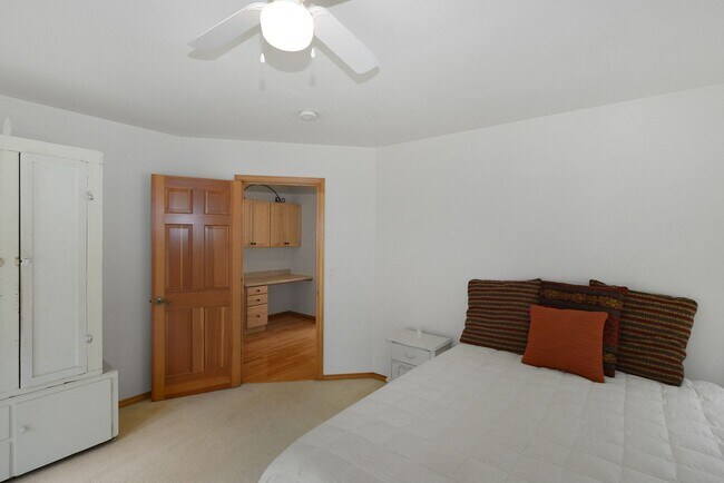 Foto del edificio - Spacious Custom home on 7.7 Acres