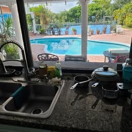 Foto del edificio - 740 Bluebird Ln