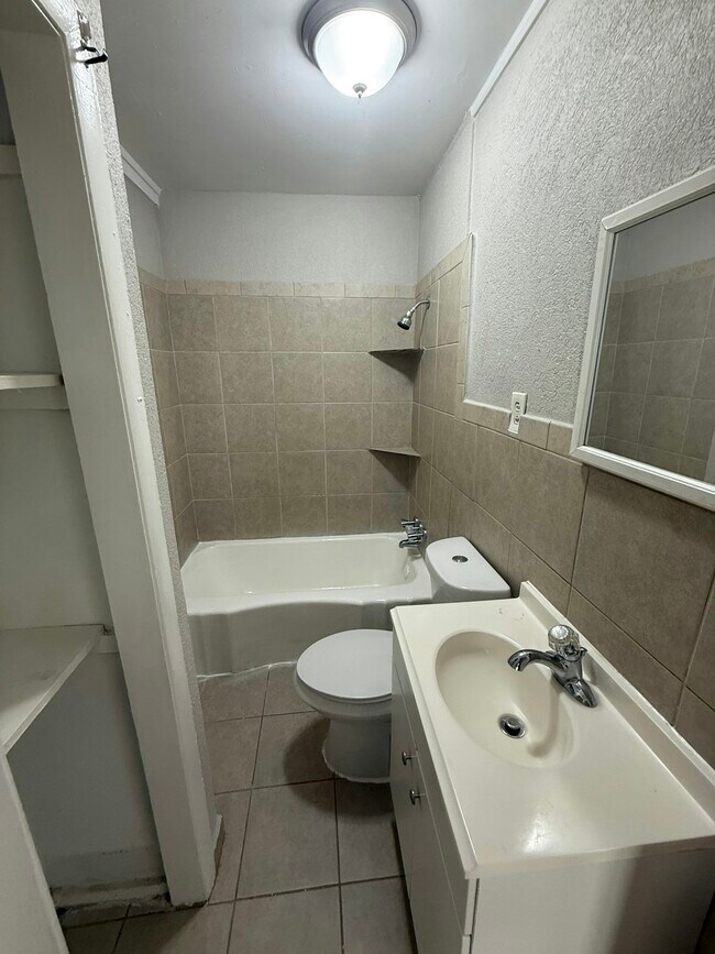 Foto del edificio - 3637 Winston Dr