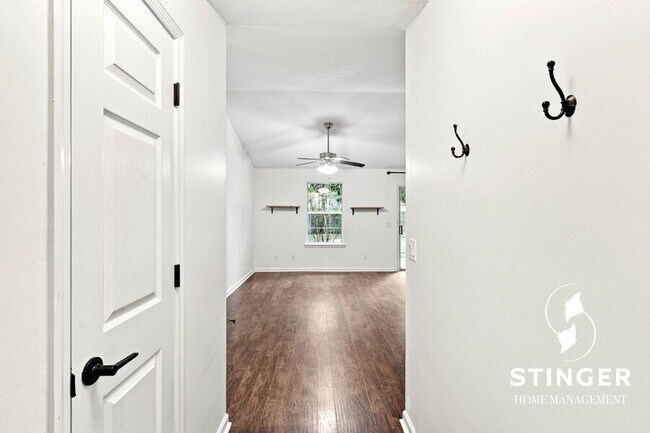 Building Photo - 54 Ardmore Ave