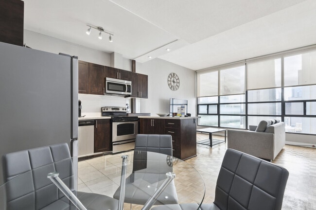 Building Photo - 78 Gerrard St W