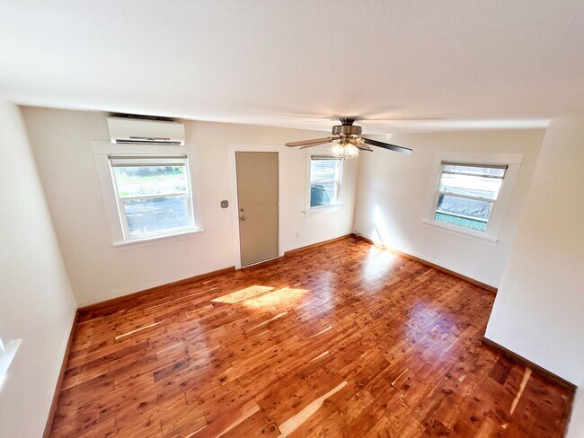 Foto del edificio - Two bedroom, One Bath House