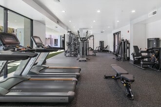 Building Photo - Accent