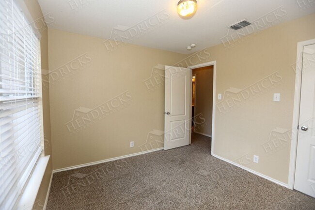 Foto del edificio - 5518 Justin Cove