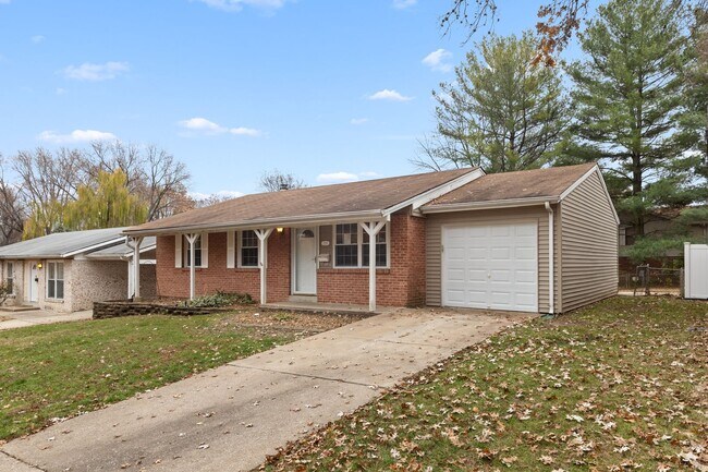 Foto del edificio - MOVE IN READY! Passed Occupancy. Move in before the holidays!