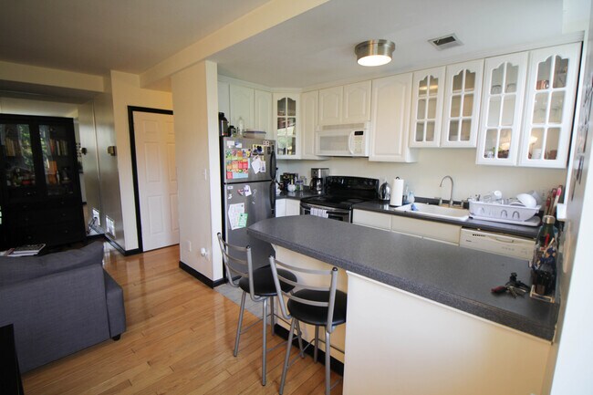 Kitchen - 1920 S St NW