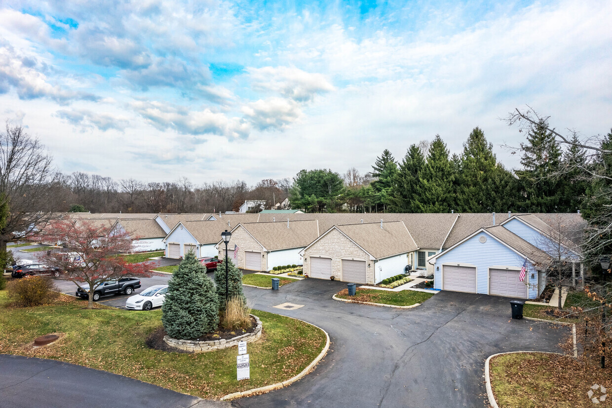 Primary Photo - Gahanna Oaks Condominium