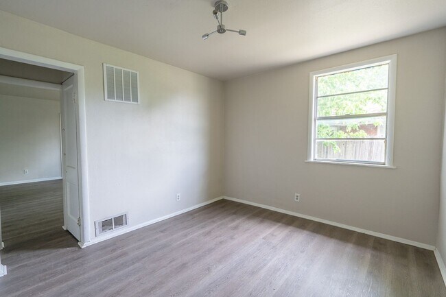 Foto del edificio - 112 N Delaware Pl