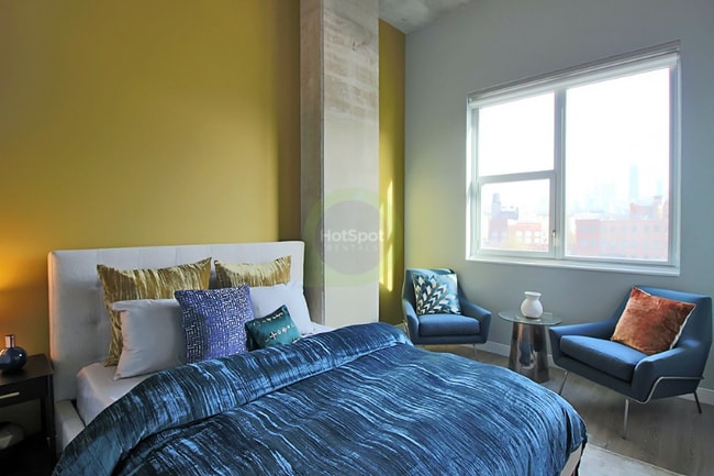 Photo - 709 N Milwaukee Ave Apartment