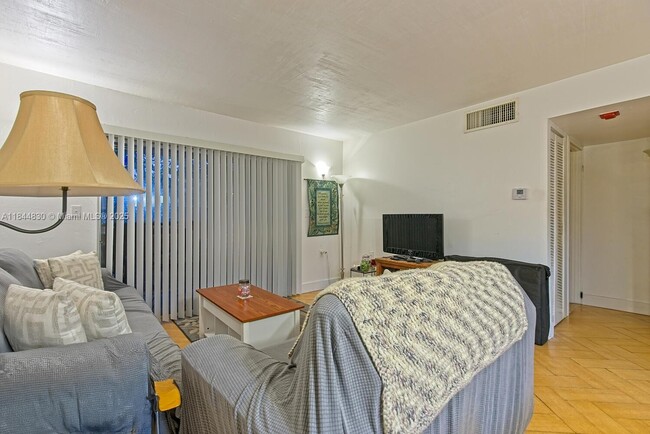 Building Photo - 11297 SW 88th St