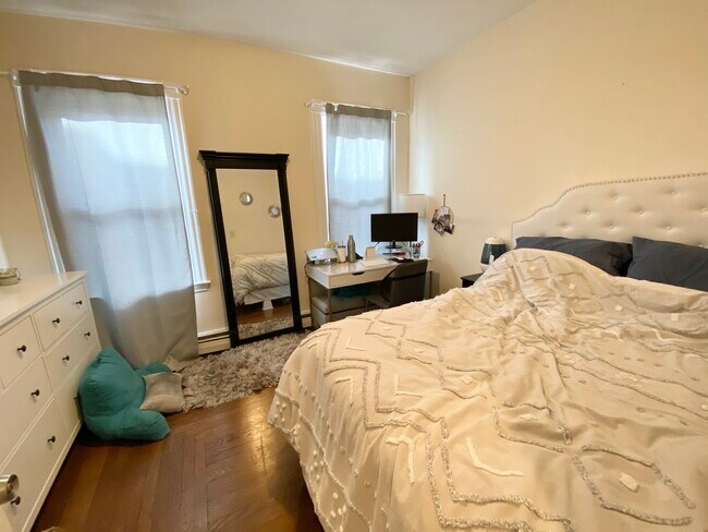 Foto del edificio - 106 Buttonwood St