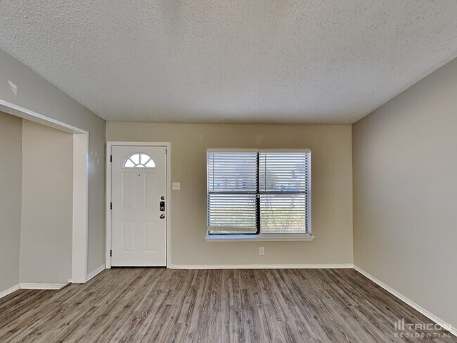 Building Photo - 6333 Village Club
