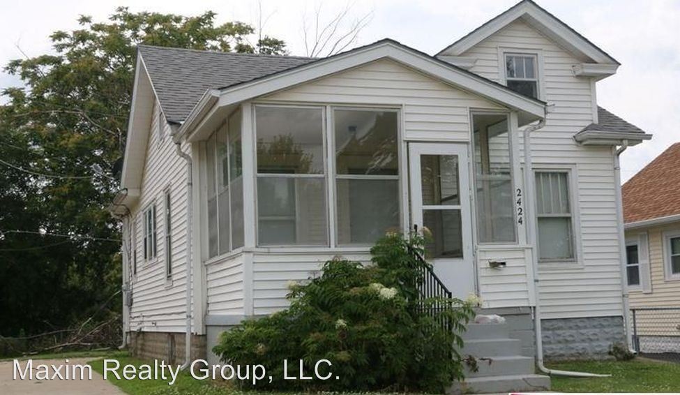 Primary Photo - 2424 N 33rd St