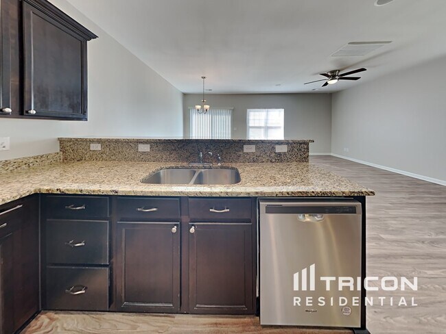 Foto del edificio - 413 Laurel Leaf Dr