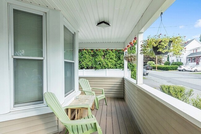 Foto del edificio - 30 Maple Ave