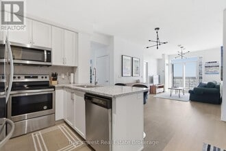 Building Photo - 155 Caroline St S