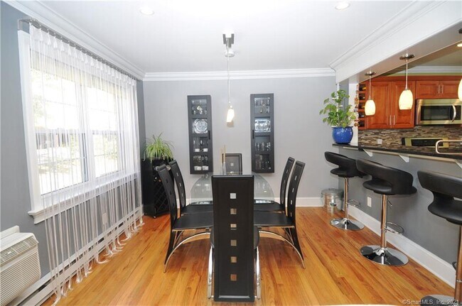 Foto del edificio - 35 Woodway Rd