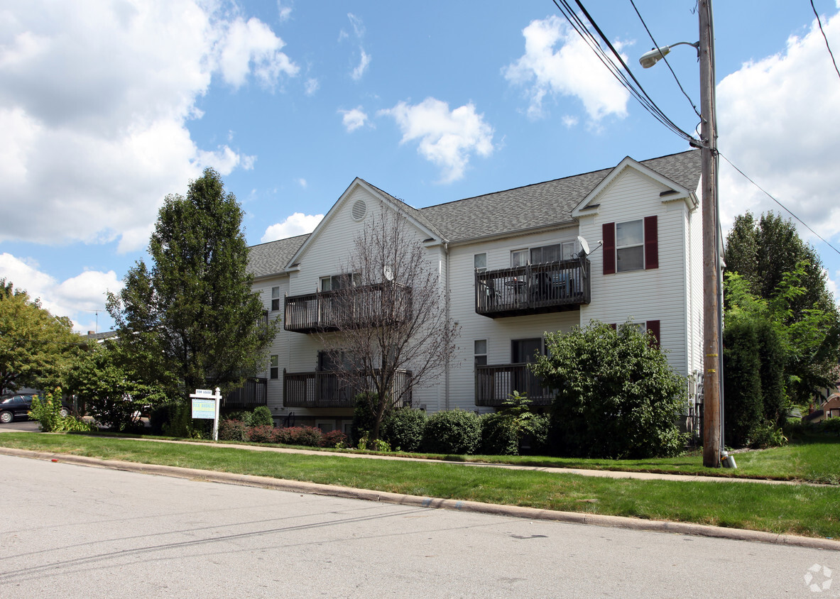 Akron Student Housing - Spicer Street Apartments