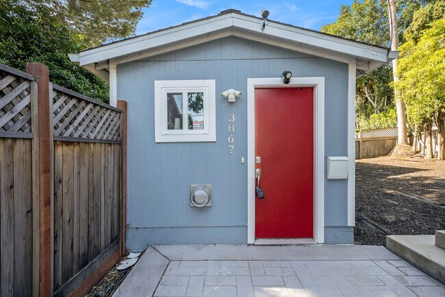 Foto del edificio - 3865-3867 Magee Ave