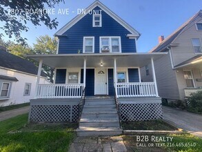 Building Photo - 2807 Roanoke Ave