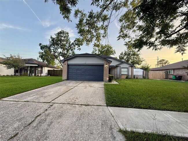 Building Photo - 24023 Red Sky Dr