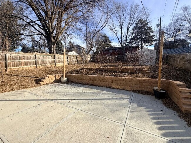 Foto del edificio - Row Home Available In Omaha