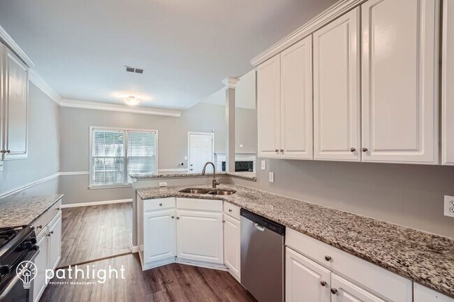 Building Photo - 2200 Sugarbirch Dr