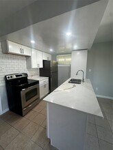 Building Photo - 8110 Albacore Dr